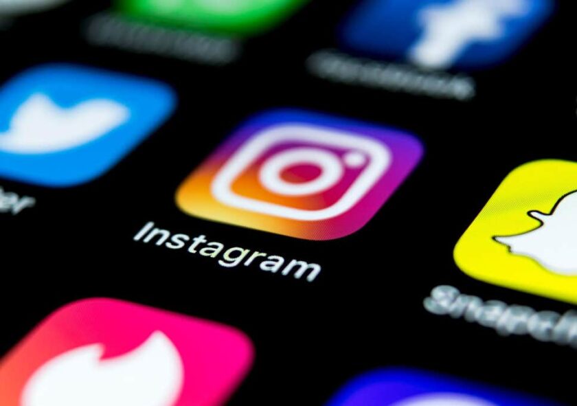 Instagram dark mode: Instagram nu te mai lasa sa vezi ce like-uri dau prietenii tai